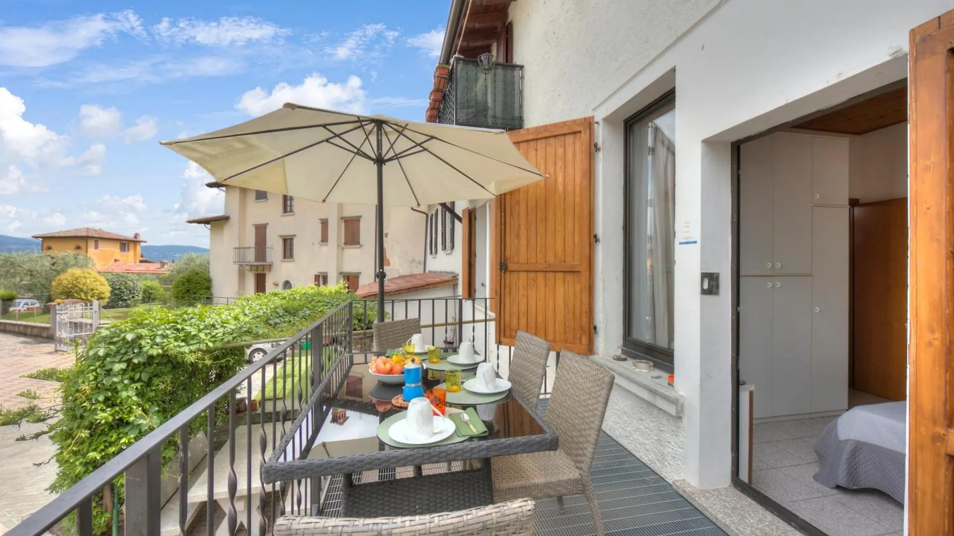 Al Peveri - Private Parking & Near Lake - Happy Rentals Toscolano Maderno Italy