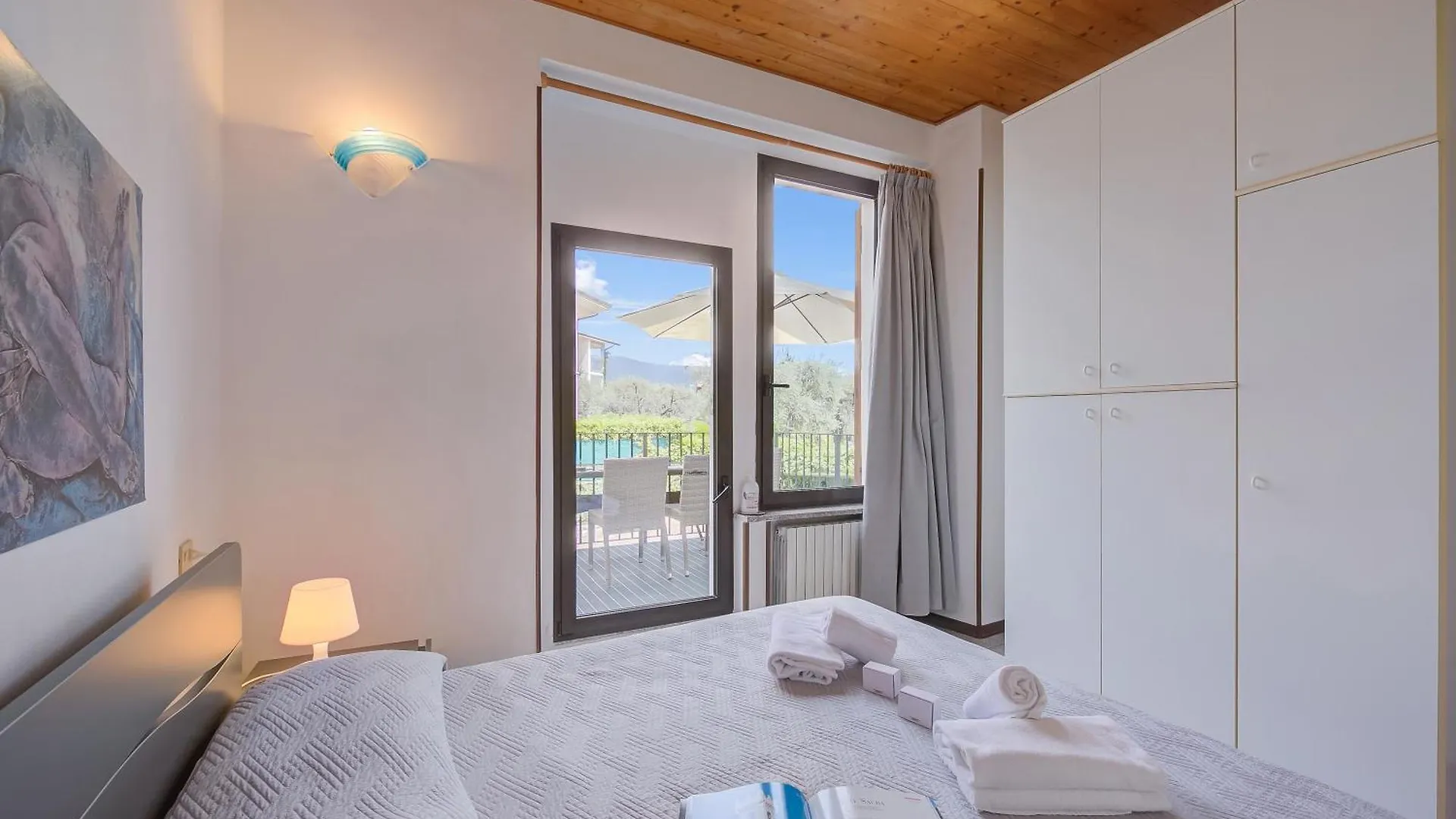 Al Peveri - Private Parking & Near Lake - Happy Rentals Toscolano Maderno Apartment